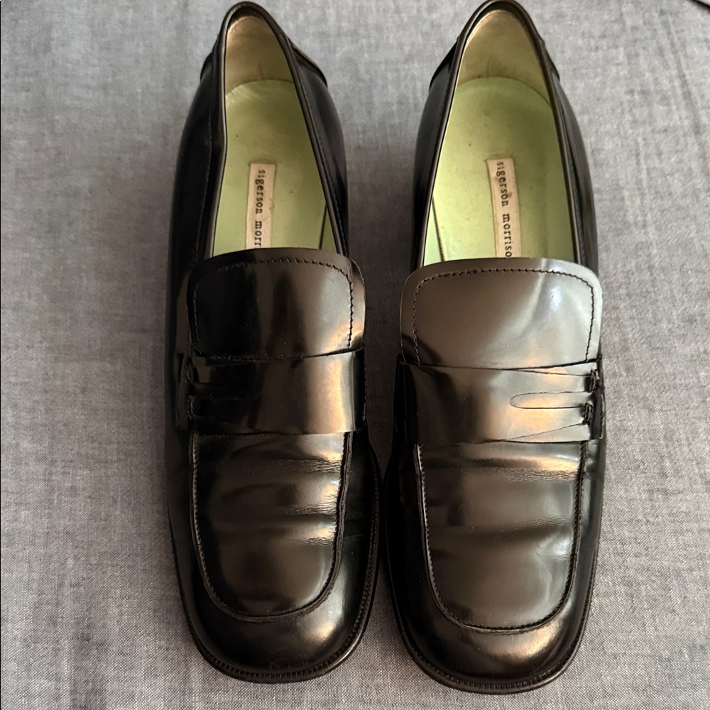 Women’s Black Leather Loafers with Sleek Penny Strap
